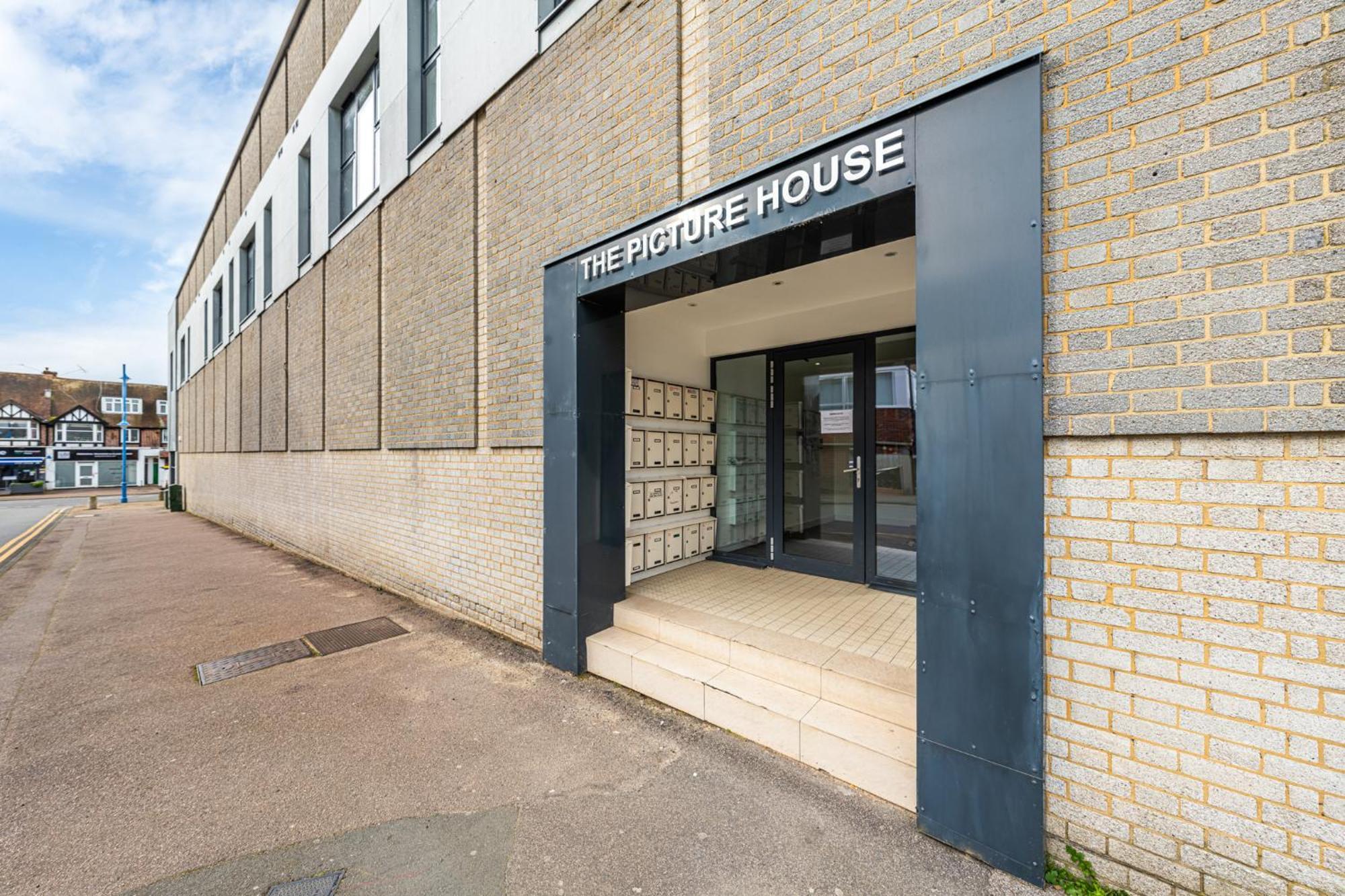 Potters Bar - Free Parking - Private Bathroom - Netflix - 4 Mins Walk To Station - 20 Mins Direct Trains To London Exterior foto